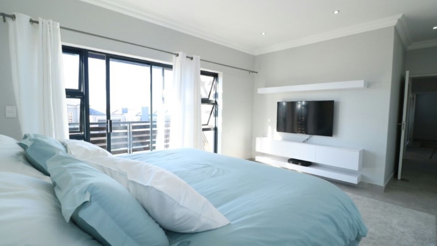 To Let 4 Bedroom Property for Rent in Parklands North Western Cape